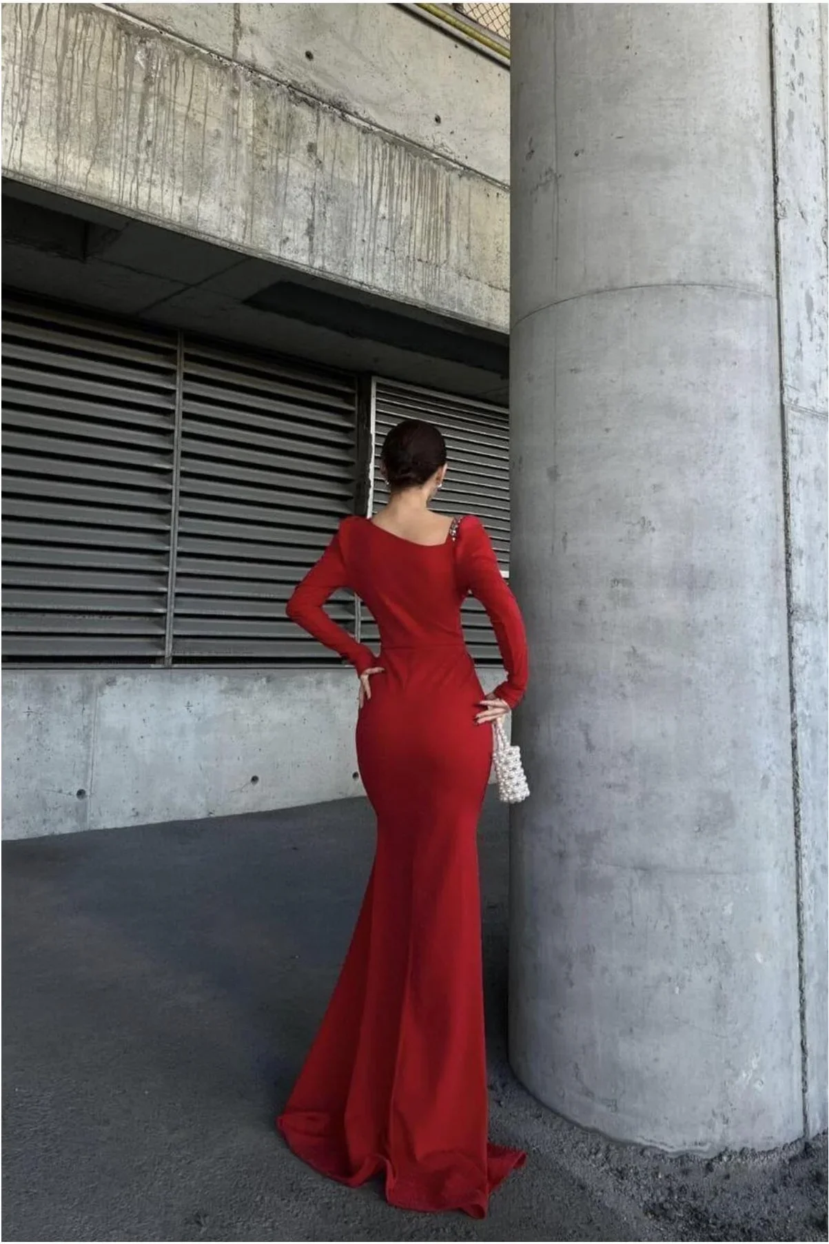 Kadın Modern Stil Kayık Yaka Taş Detaylı Uzun Kollu Abiye Elbise görsel 3
