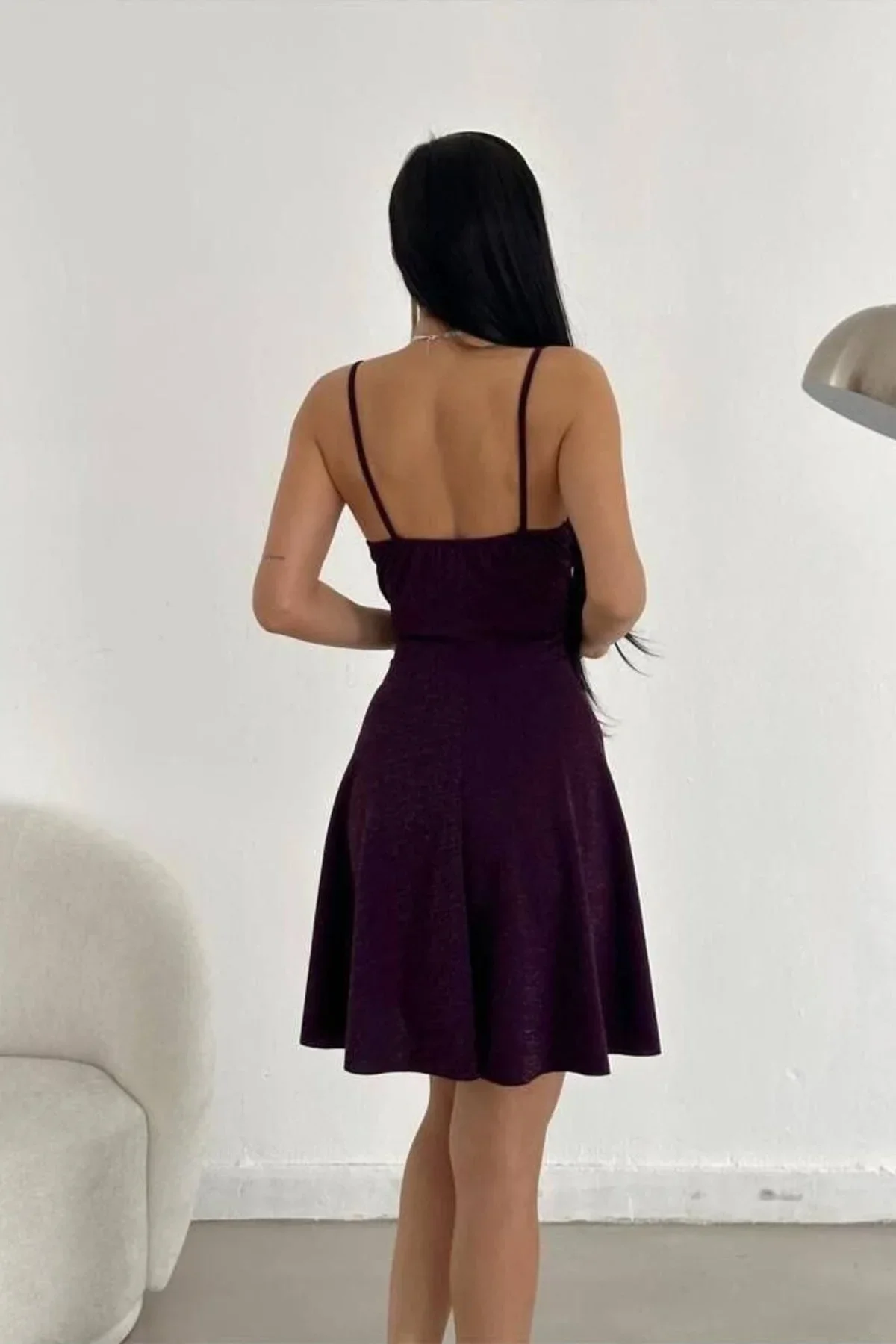 Kadın Krep Kumaş V Yaka Mini Askılı Elbise görsel 3