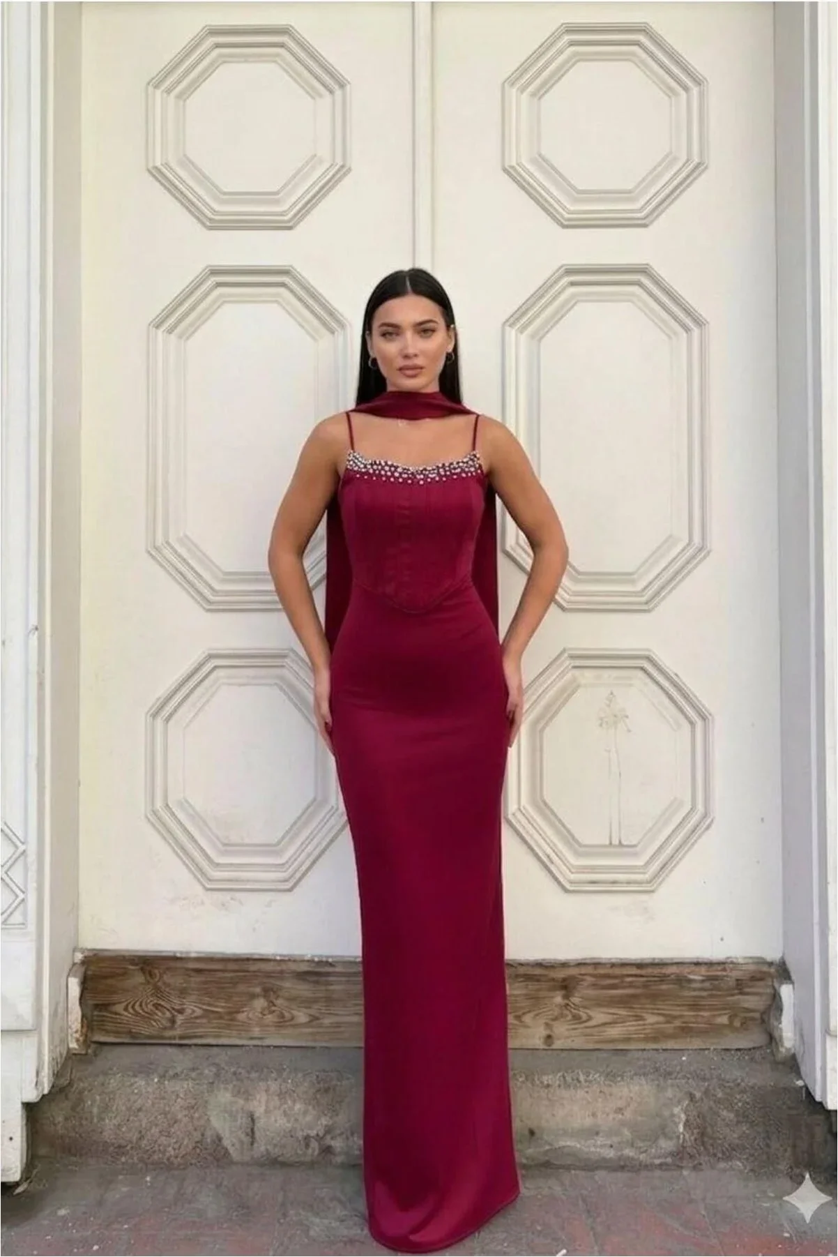 Kadın Modern Stil Scuba Esnek Kumaş Straplez Balık Kesim Abiye Elbise