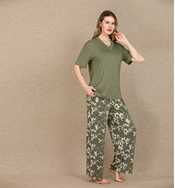 Şık Tasarım Çiçek Desenli Yeşil Kısa Kol Viskon Pijama Takımı görsel 2