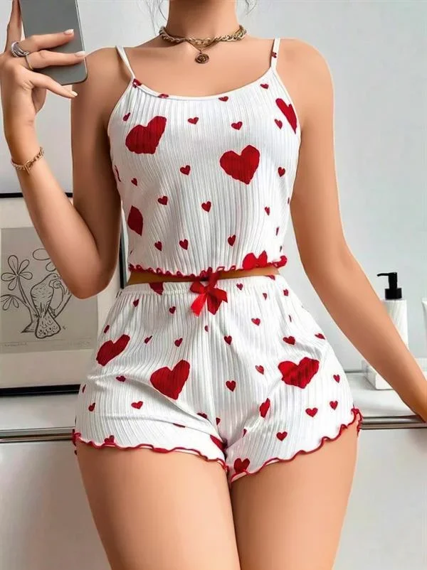 Pamuklu Beyaz Üstüne Kırmızı Kalp Desenli Askılı Şortlu Pijama Takımı görsel 2
