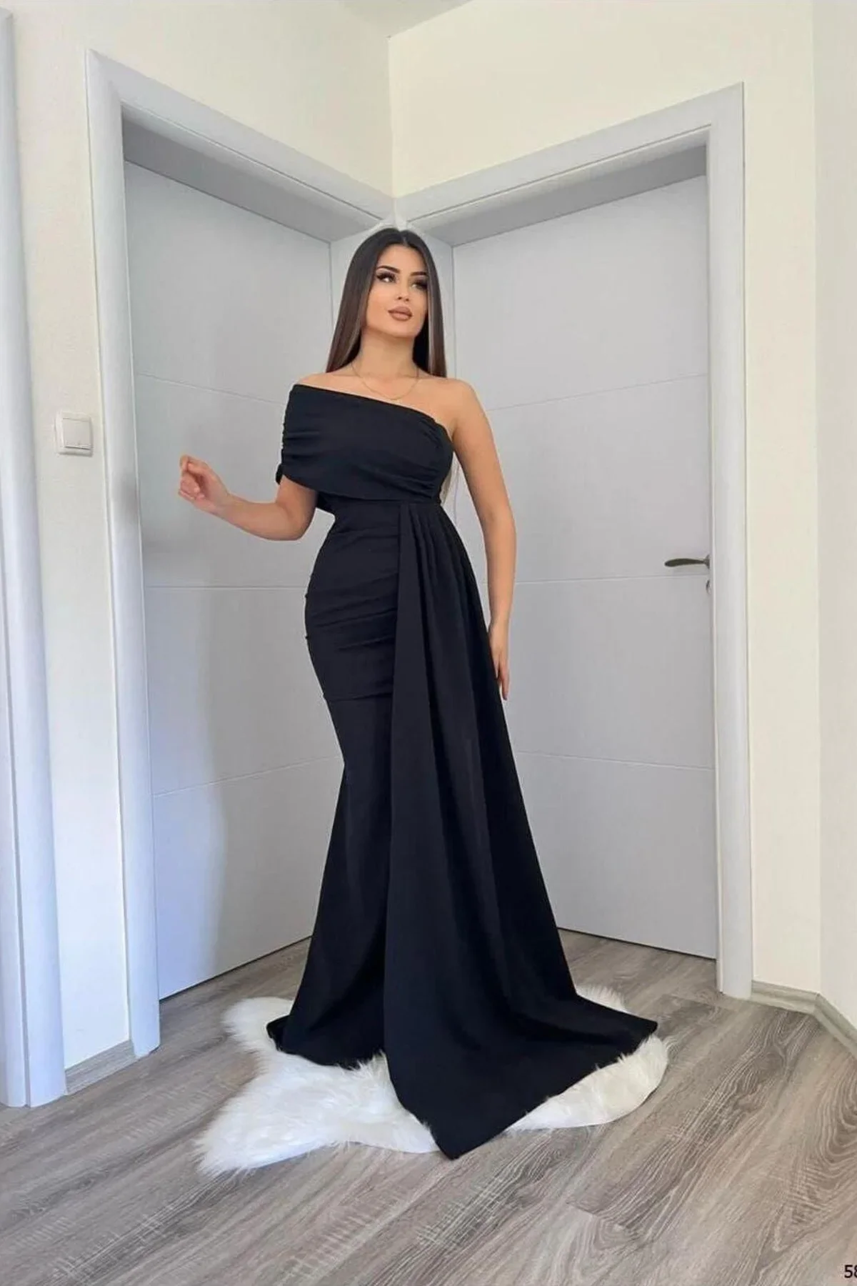 Kadın Tek Omuz Kuyruklu Balık Kesim Abiye Elbise
