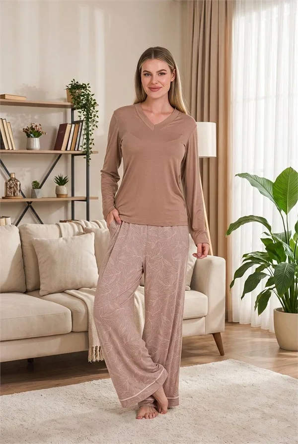 Şık Tasarım Viskon Yaprak Desenli V Yaka Uzun Kollu Kadın Pijama Takımı görsel 3