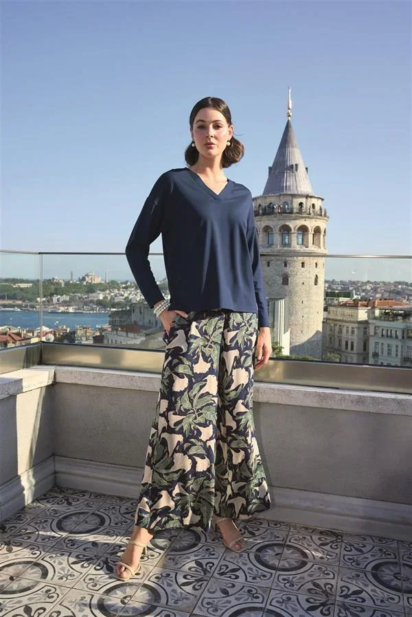 Yaprak Desenli Uzun Kollu V Yaka Pijama Takımı görsel 2