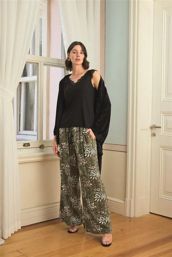 Çiçek Yaprak ve Etnik Desenli Dantelli 3'lü Pijama Takımı görsel 10