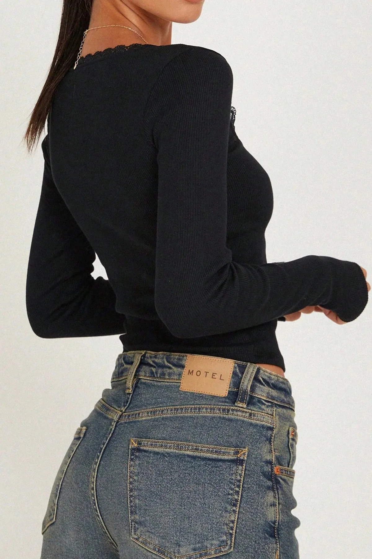 Kadın Siyah Kare Yaka Dantelli Uzun Kollu Crop Top Bluz görsel 2