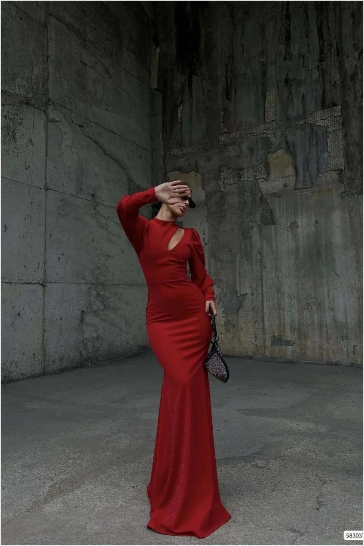 Kadın Trend Model Simli Kumaş Degaje Yaka Dekolteli Maxi Abiye Elbise