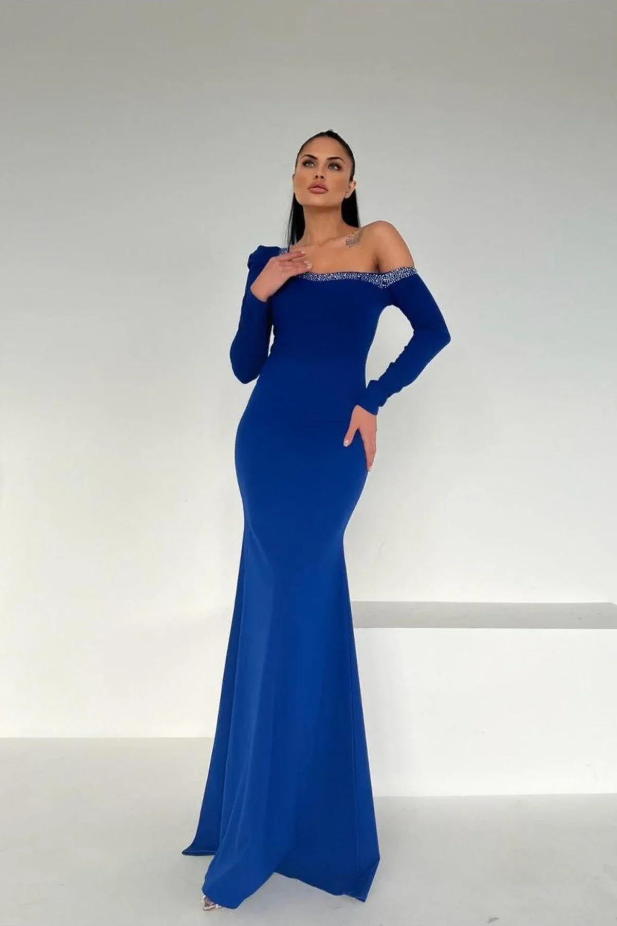 Kadın Krep Kumaş Madonna Yaka Maxi Abiye Elbise