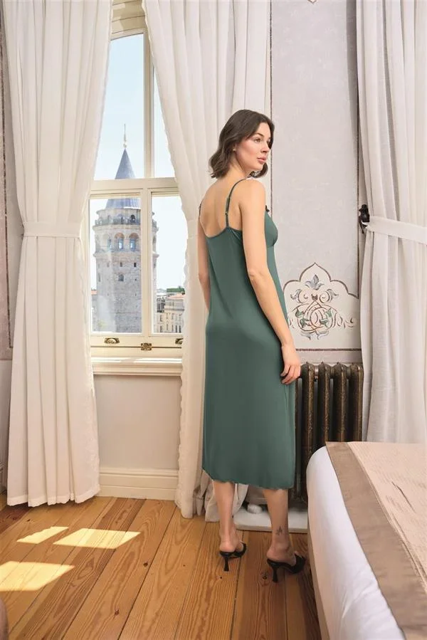 Çiçek ve Yaprak Desenli Dantelli ve Dekolteli Sabahlık Takımı görsel 8
