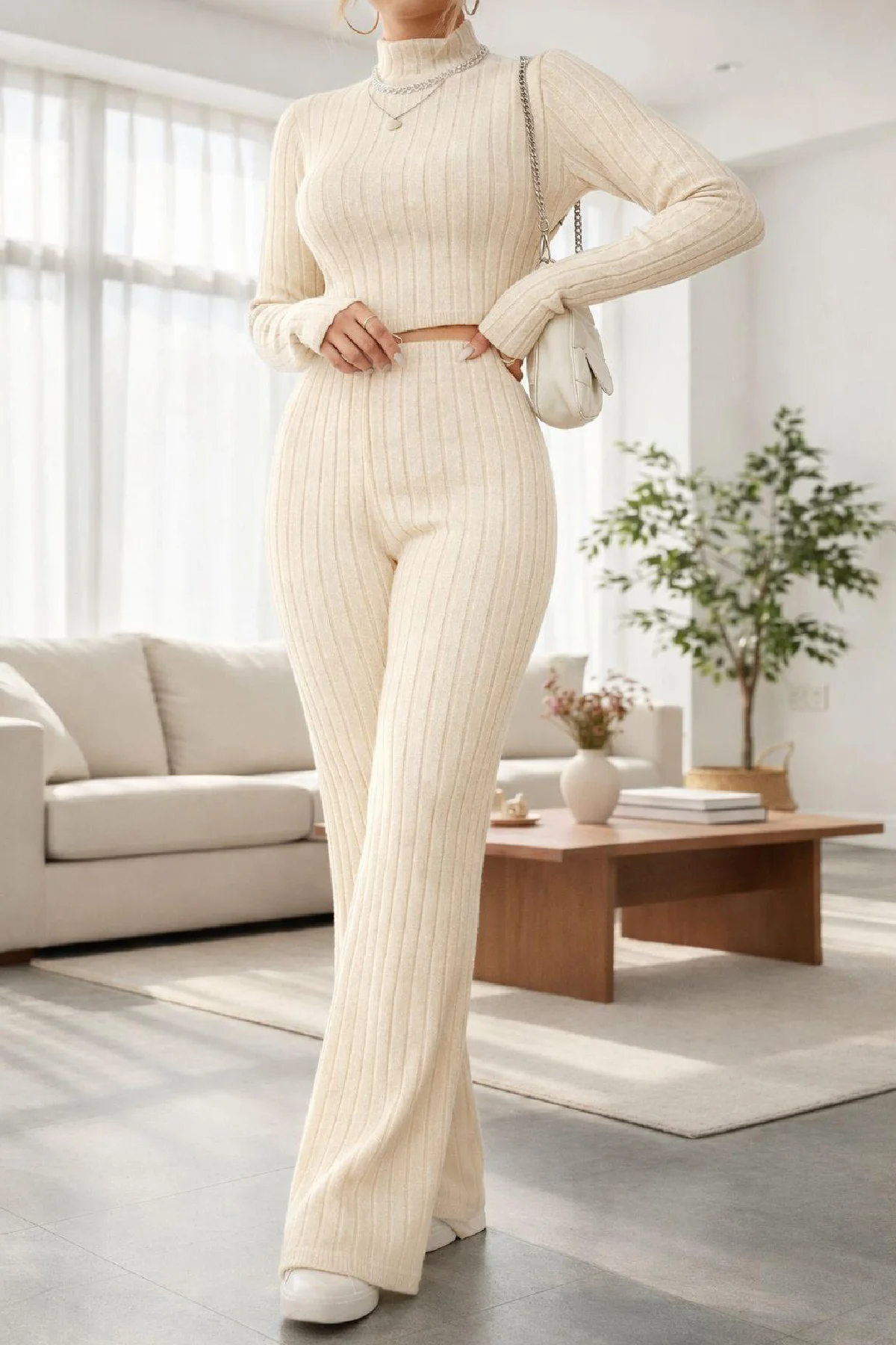 Kadın Ekru Çizgili Boğazlı Crop Top ve Yüksek Bel Eşofman Takımı Spor Şık Kombin görsel 3