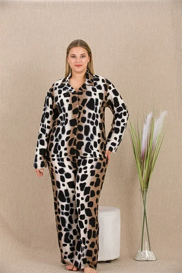 Büyük Beden Siyah Benekli Düğmeli Uzun Kol Viskon Pijama Takımı görsel 2