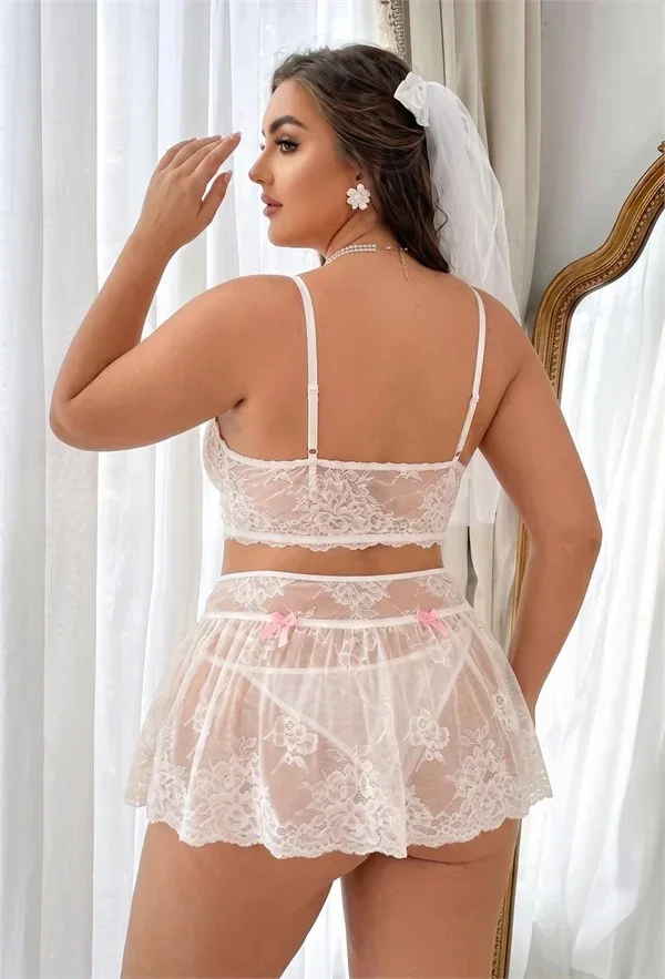Şık Tasarım Büyük Beden Kadın Beyaz Çiçekli Dantel Pembe Fiyonk Detaylı Bralet ve Fırfırlı Mini Etekli Takım görsel 4