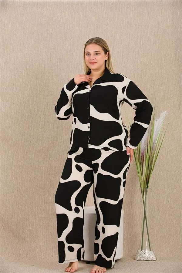 Büyük Beden Siyah Beyaz Desenli Düğmeli Uzun Kol Viskon Pijama Takımı görsel 2