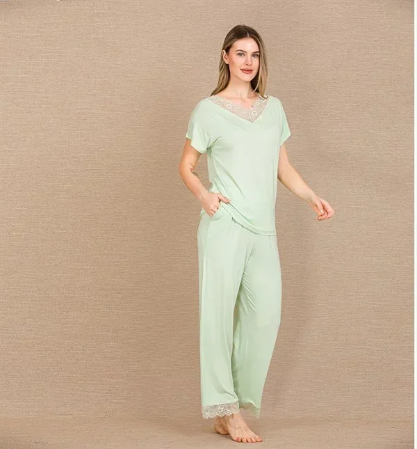 Viskon Şık Tasarım Dantel İşlemeli Açık Yeşil Kısa Kol Pijama Takımı görsel 2