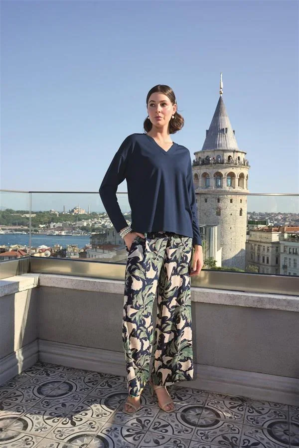 Yaprak Desenli Uzun Kollu V Yaka Pijama Takımı görsel 4