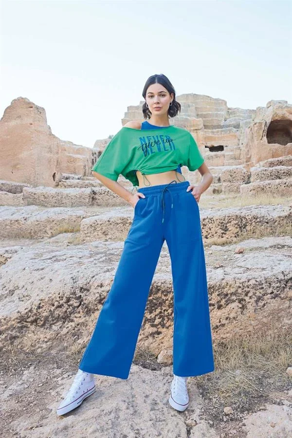 Kısa Kollu "Never Give Up" 3'lü Crop Eşofman Takımı görsel 5