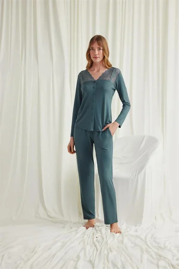 Yakası Omzu ve Paçası Dantelli Boydan Düğmeli Pijama Takımı görsel 4
