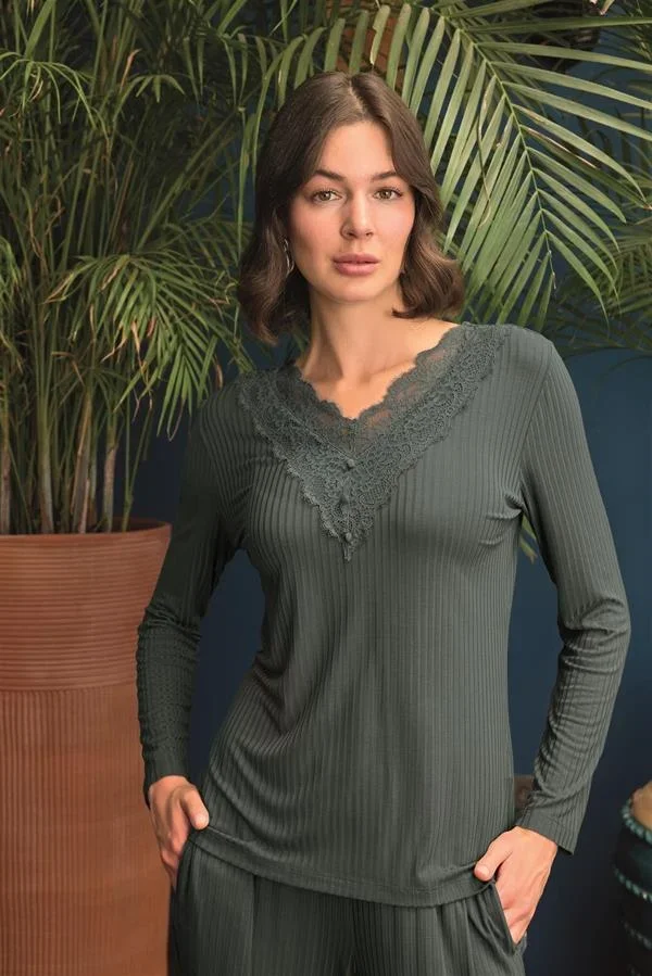 Uzun Kollu Önü Düğmeli V Yaka Pijama Takımı görsel 5