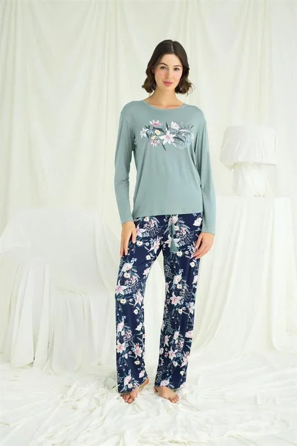 Çiçek ve Yaprak Desenli Baskılı Pijama Takımı görsel 4