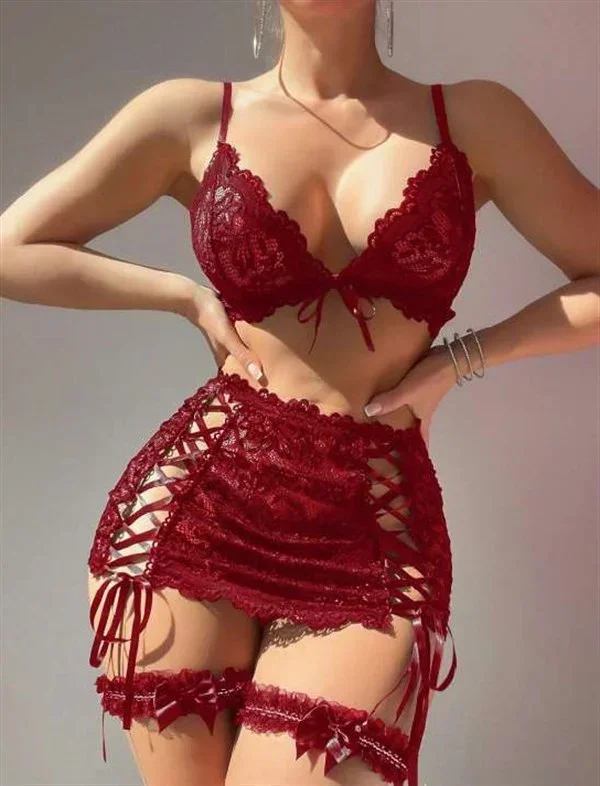 Bordo Dantel İşlemeli İp Detaylı Takım