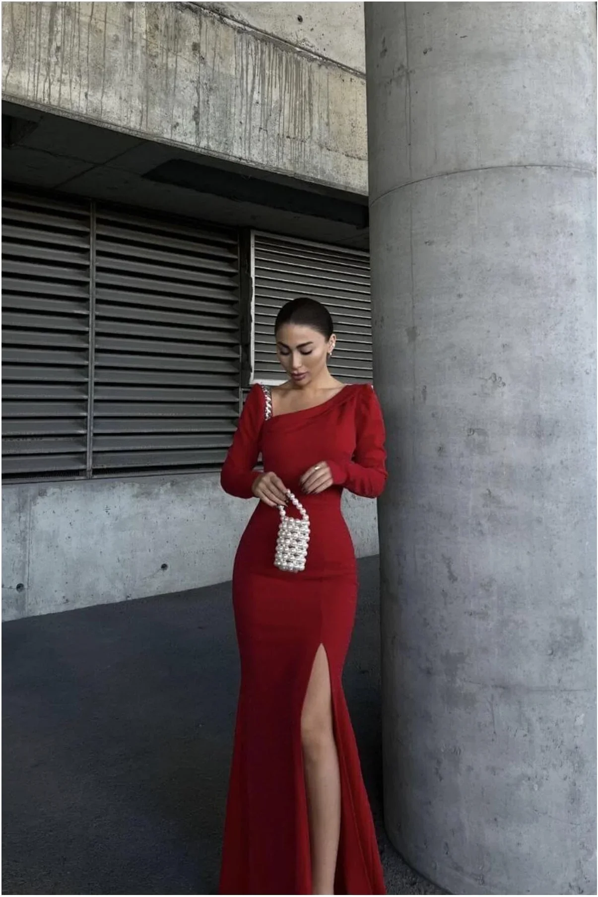 Kadın Modern Stil Kayık Yaka Taş Detaylı Uzun Kollu Abiye Elbise görsel 2
