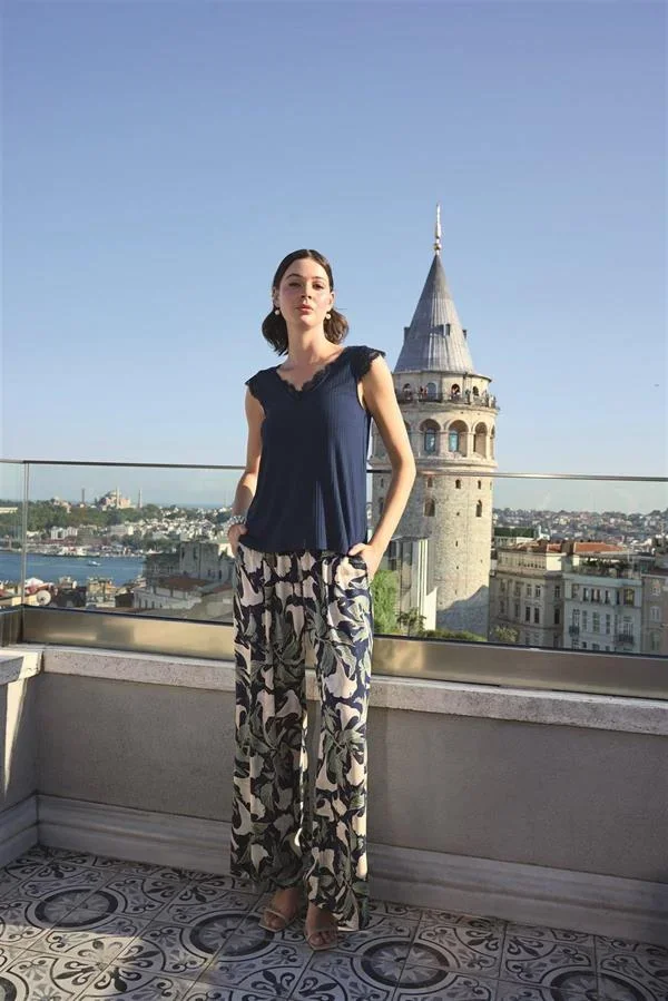 Yaprak Desenli ve Dantelli 3'lü Pijama Takımı görsel 4