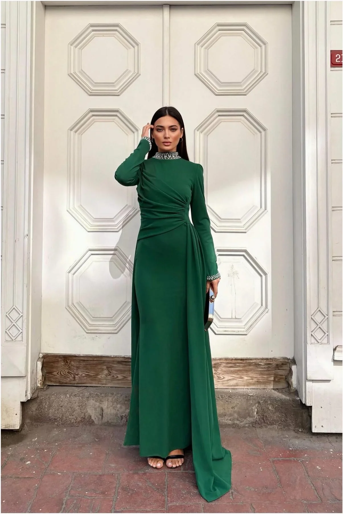 Kadın Trend Tasarım Taş Detaylı Uzun Kollu Elbise