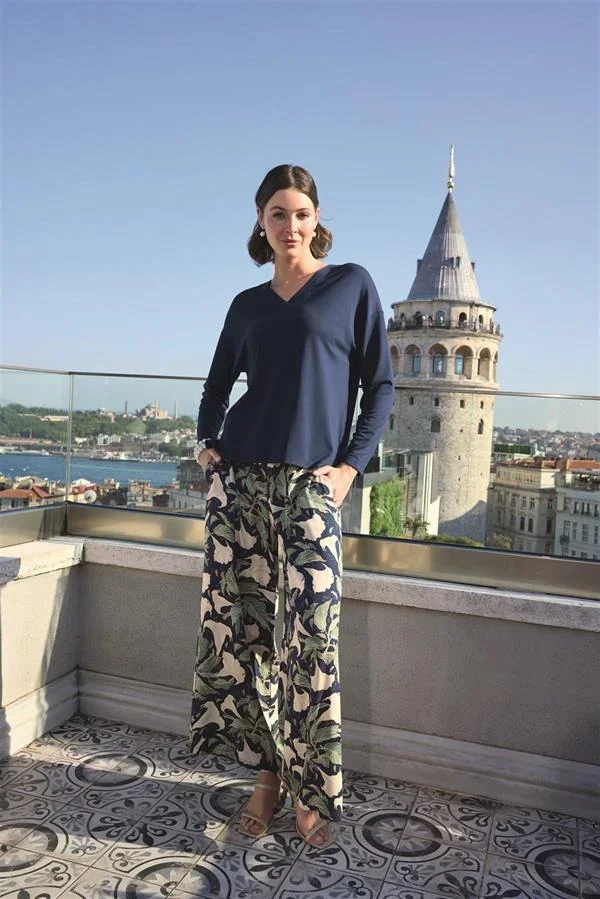 Yaprak Desenli Uzun Kollu V Yaka Pijama Takımı görsel 5