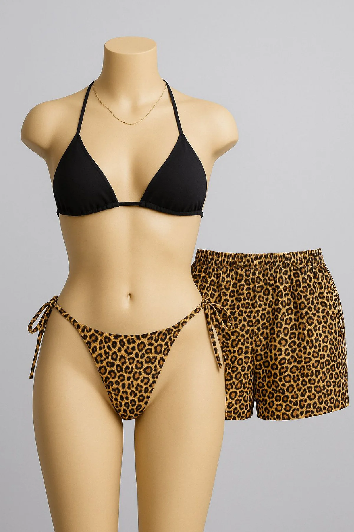Kadın 3'lü Set Siyah ve Leopar Desenli Şortlu Yandan Bağlamalı Bikini Mayo Takımı görsel 3