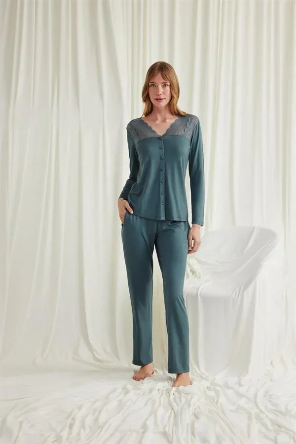 Yakası Omzu ve Paçası Dantelli Boydan Düğmeli Pijama Takımı görsel 2