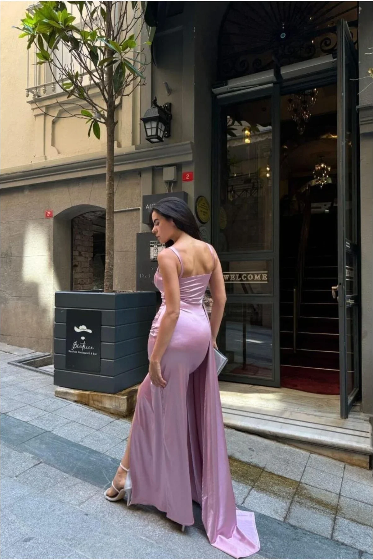 Kadın Trend Saten Kumaş Kalp Yaka Yırtmaçlı Maxi Abiye Elbise görsel 3