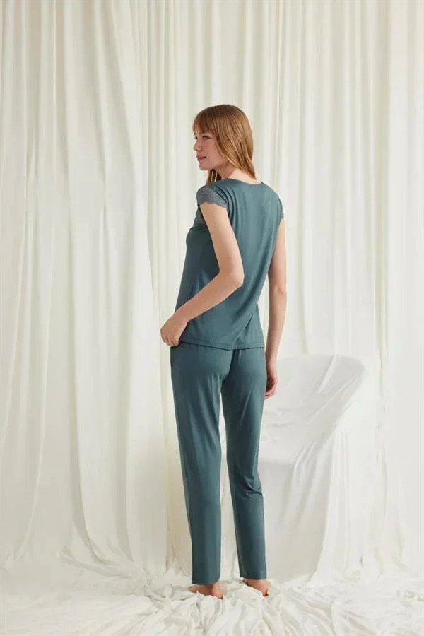 Yakası Kolu ve Omzu Dantelli Önü Düğmeli Pijama Takımı görsel 6