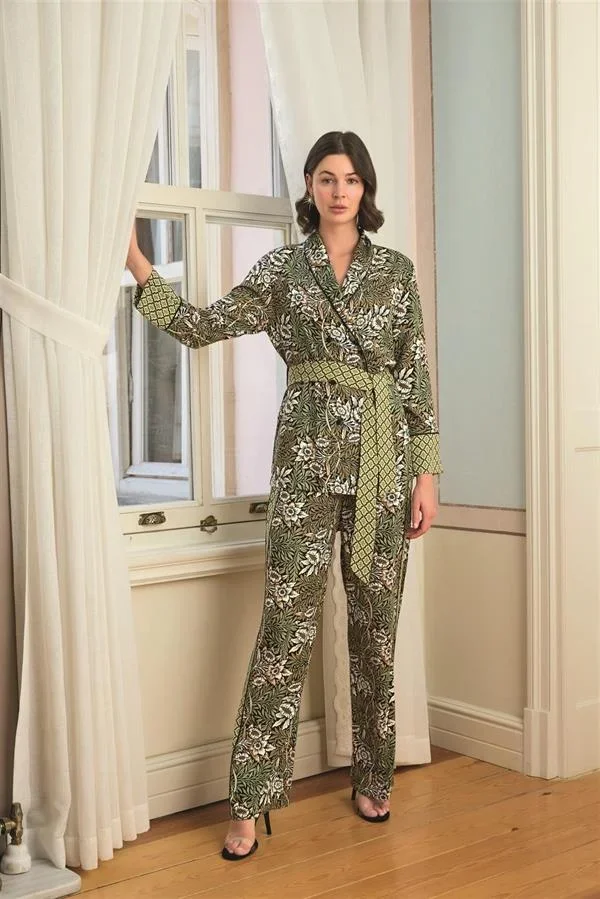 Çiçek Yaprak ve Etnik Desenli Pijama Takımı görsel 4