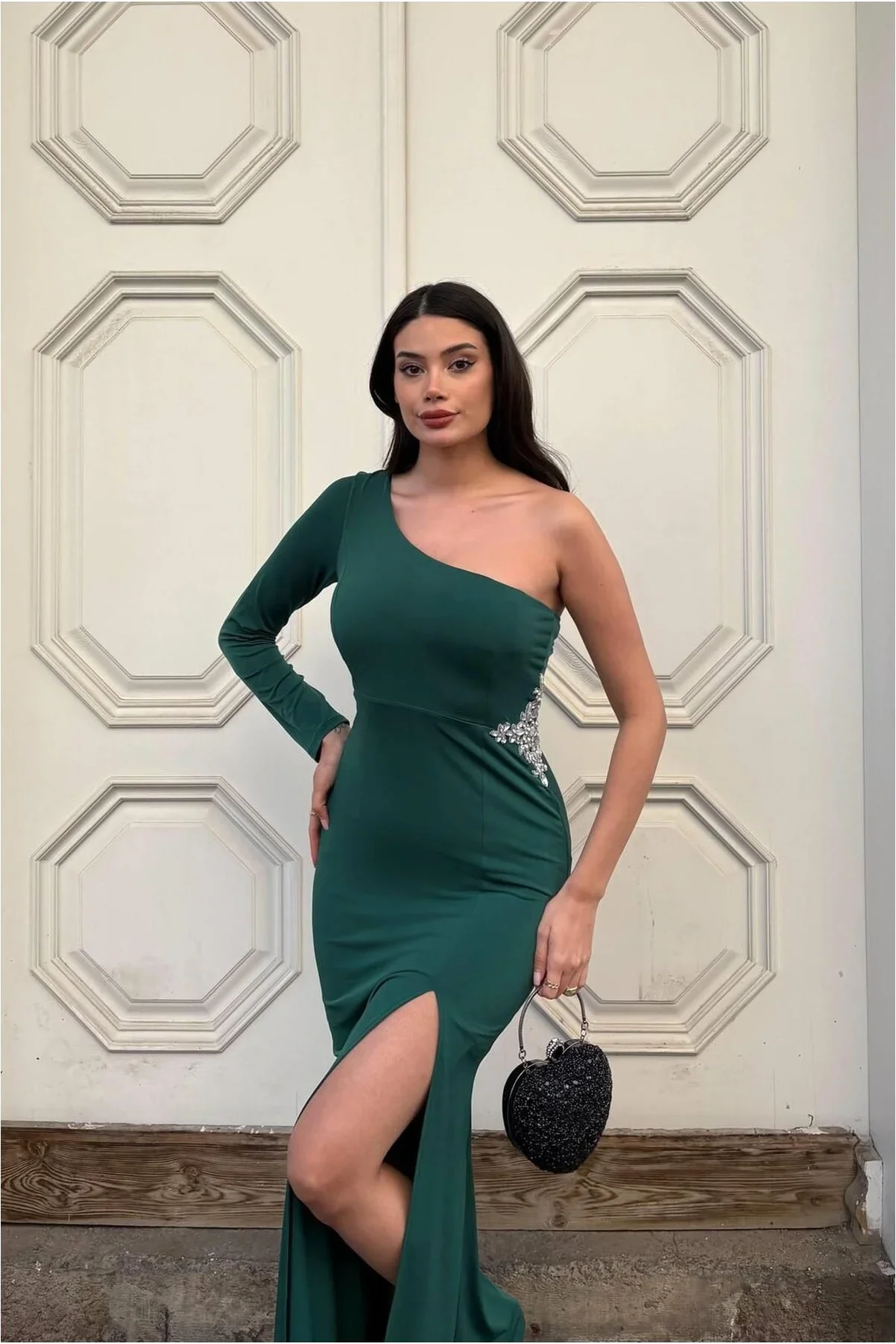 Kadın Trend Model Simli Kumaş Asimetrik Yaka Drapeli Tek Kollu Elbise görsel 3