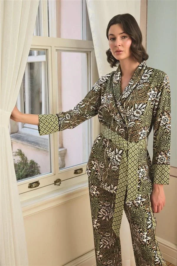 Çiçek Yaprak ve Etnik Desenli Pijama Takımı görsel 6