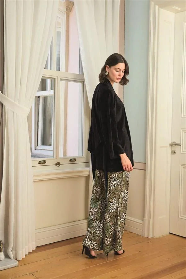 Çiçek Yaprak ve Etnik Desenli Dantelli 3'lü Pijama Takımı görsel 5
