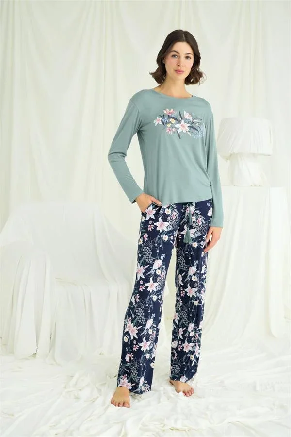 Çiçek ve Yaprak Desenli Baskılı Pijama Takımı görsel 2